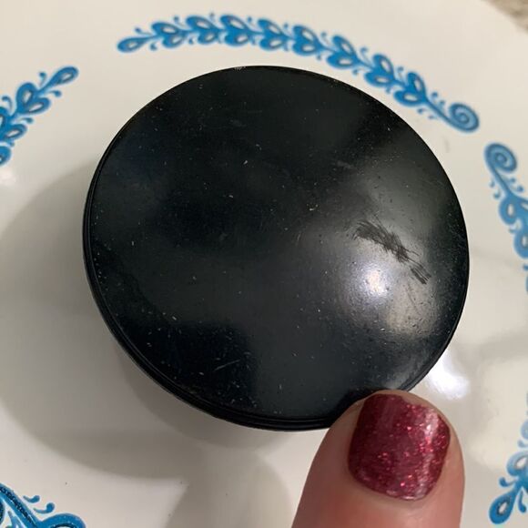 Vtg Berggren Blue Tulip Design
Scandinavian Folk Art Enamelware Lidded Sauce Pot - Picture 12 of 17